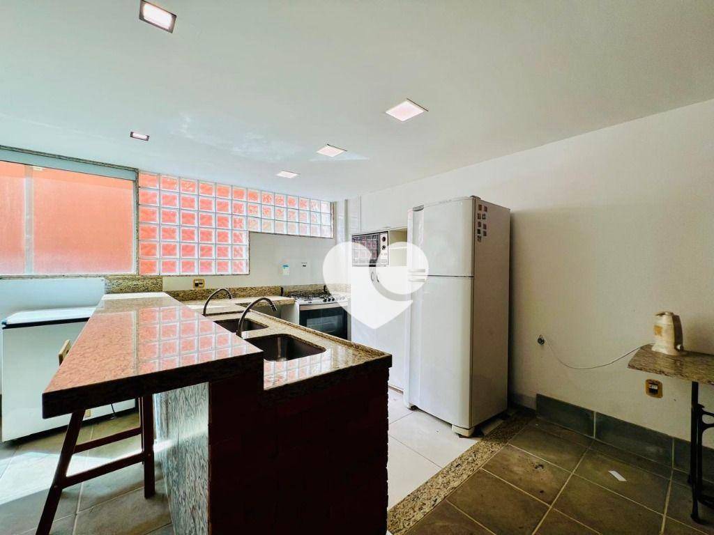 Casa de Condomínio para alugar com 4 quartos, 180m² - Foto 10