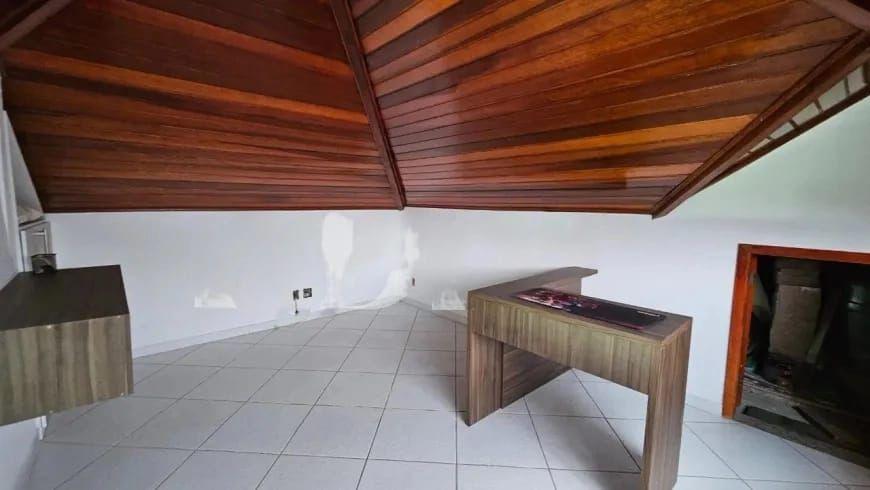 Casa de Condomínio à venda com 3 quartos, 220m² - Foto 36