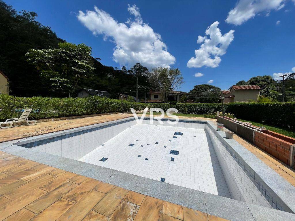 Casa de Condomínio à venda com 4 quartos, 216m² - Foto 39