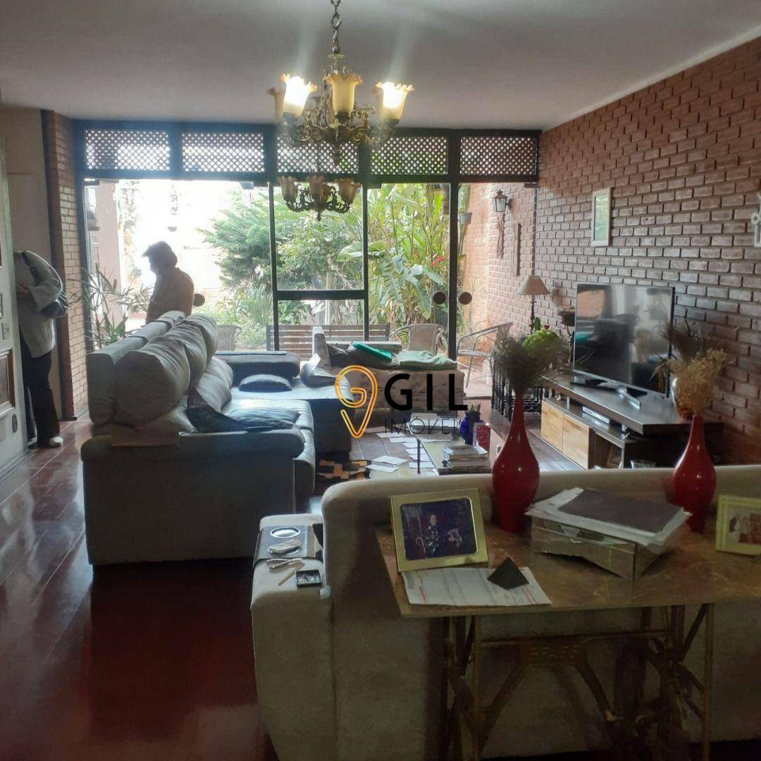 Casa à venda com 4 quartos, 250m² - Foto 2