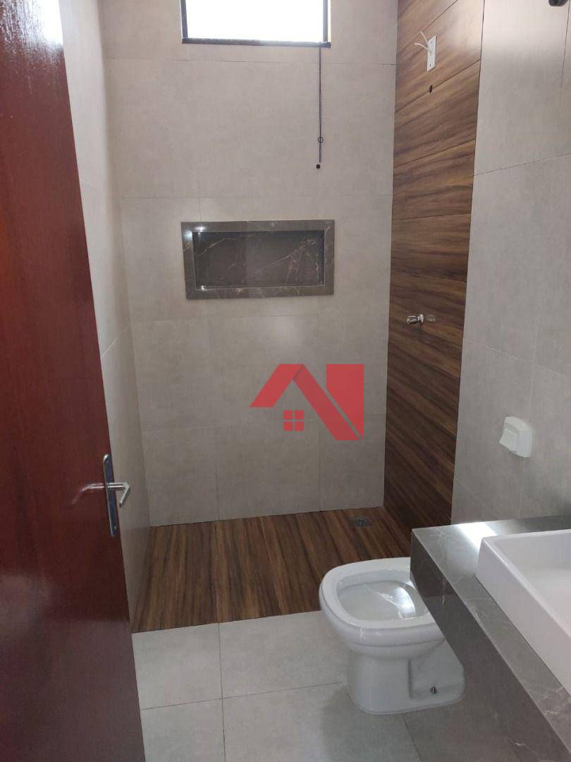 Casa à venda com 2 quartos, 70m² - Foto 2