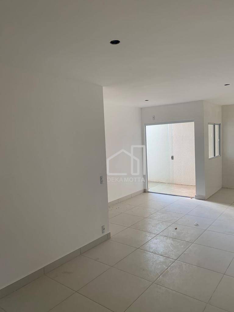 Apartamento à venda com 2 quartos, 75m² - Foto 1