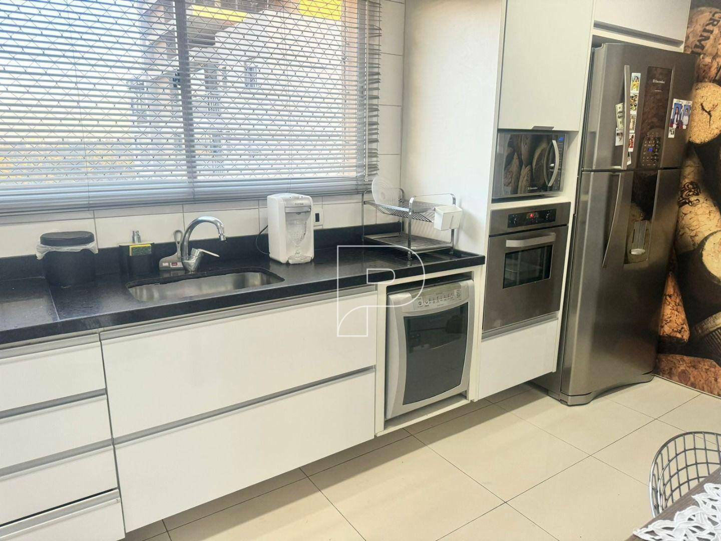 Apartamento à venda com 3 quartos, 151m² - Foto 6