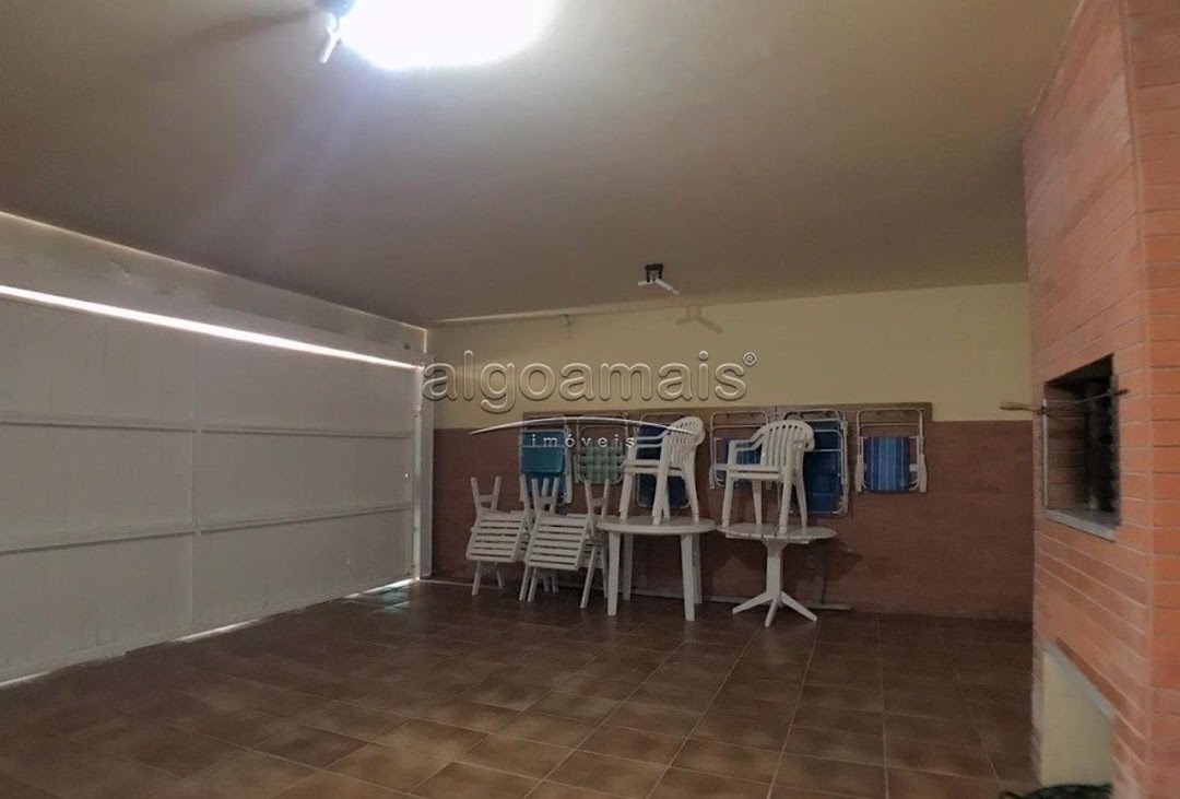 Casa à venda com 5 quartos, 200m² - Foto 9