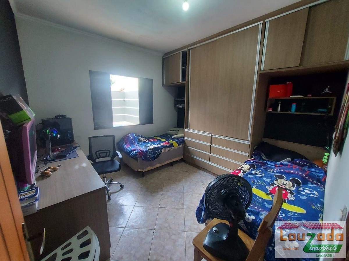 Casa à venda com 3 quartos, 250m² - Foto 10