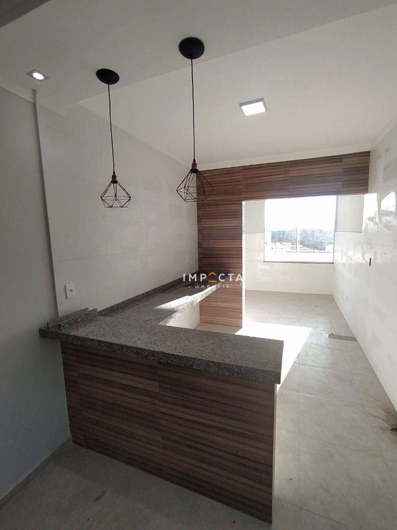 Casa à venda com 3 quartos, 150m² - Foto 2