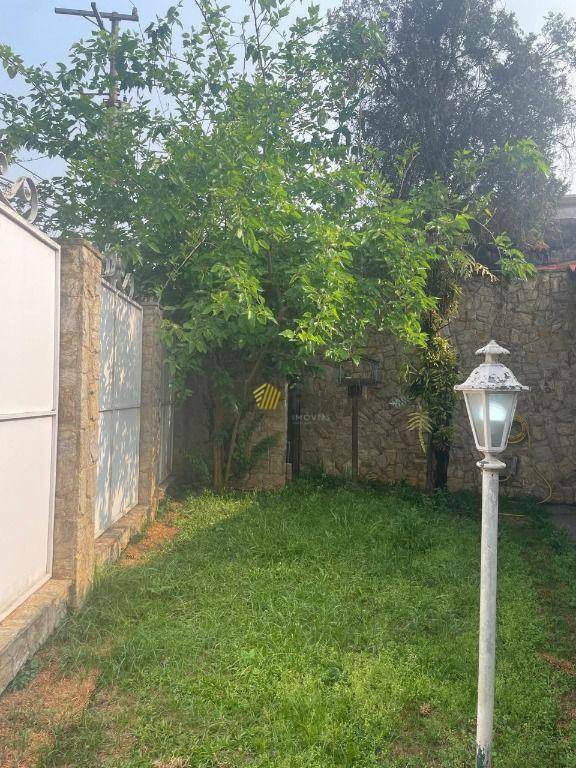 Sobrado à venda com 6 quartos, 327m² - Foto 2