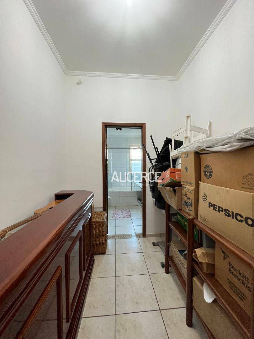 Apartamento à venda com 3 quartos, 180m² - Foto 14