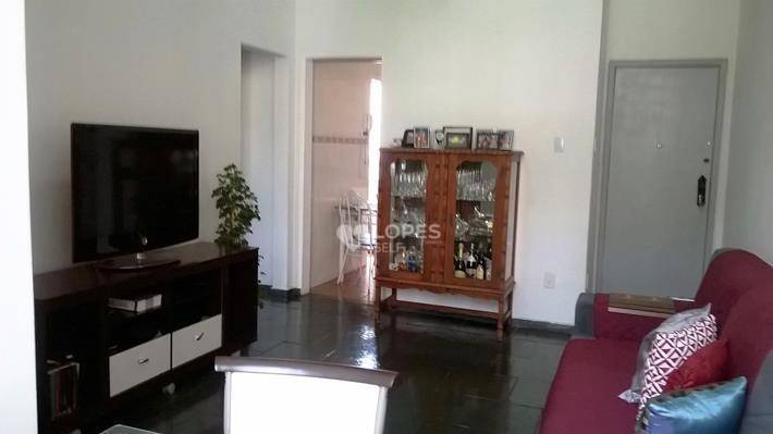 Apartamento à venda com 2 quartos, 70m² - Foto 2