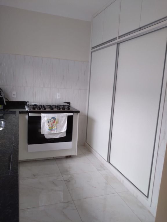 Casa à venda com 3 quartos, 200m² - Foto 19