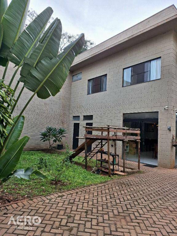 Casa à venda e aluguel com 3 quartos, 395m² - Foto 11