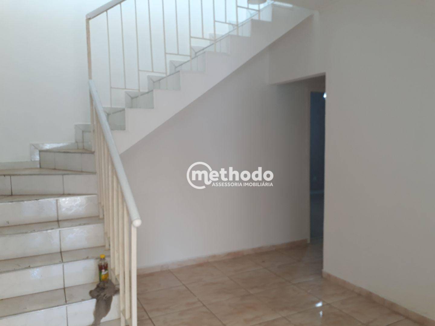 Casa à venda e aluguel com 3 quartos, 120m² - Foto 4