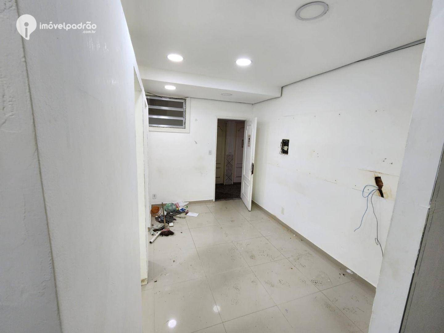 Prédio Inteiro para alugar, 300m² - Foto 3