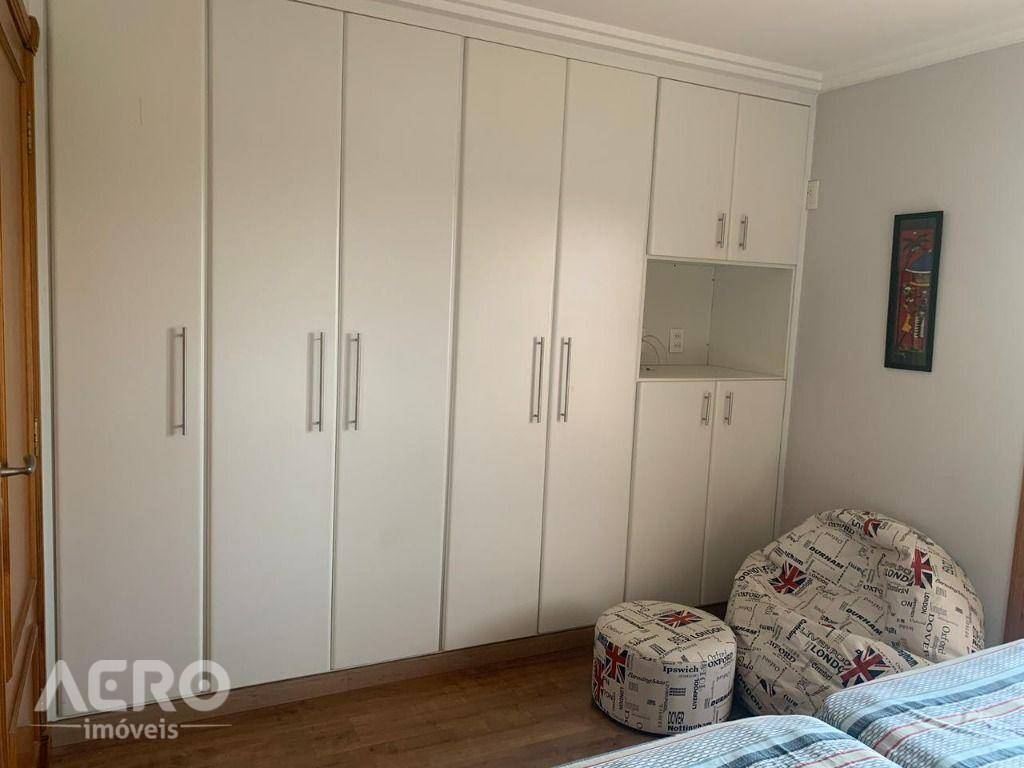 Casa de Condomínio à venda com 4 quartos, 295m² - Foto 10