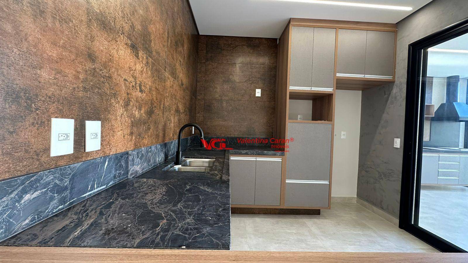 Casa de Condomínio à venda com 3 quartos, 202m² - Foto 9