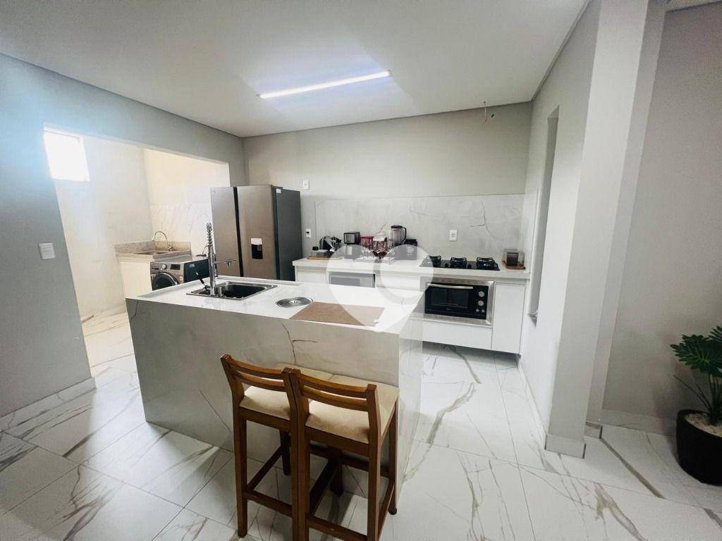 Casa para alugar com 3 quartos, 400m² - Foto 5