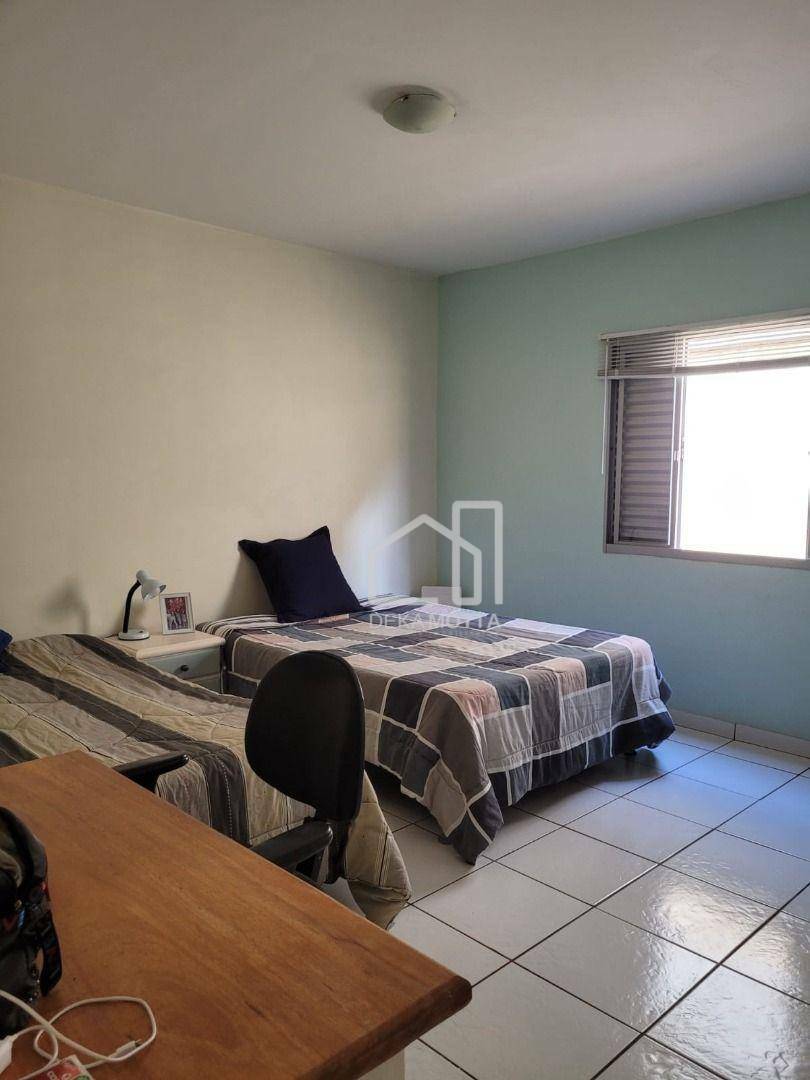 Casa à venda com 3 quartos, 240m² - Foto 13