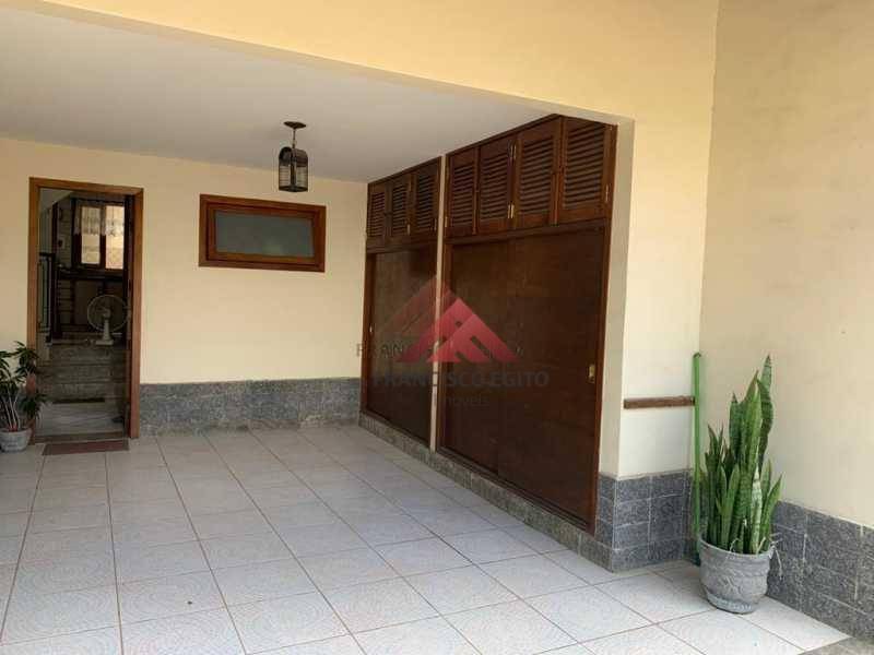 Casa à venda com 4 quartos, 360m² - Foto 6