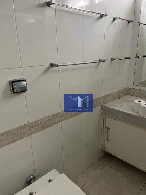 Apartamento para alugar com 3 quartos, 140m² - Foto 2