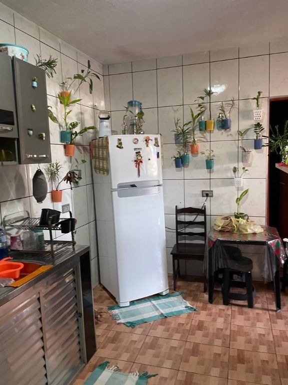 Casa à venda com 5 quartos, 200m² - Foto 16