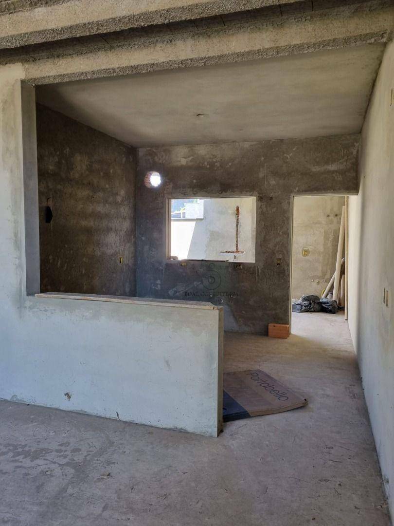 Casa de Condomínio à venda com 3 quartos, 209m² - Foto 2