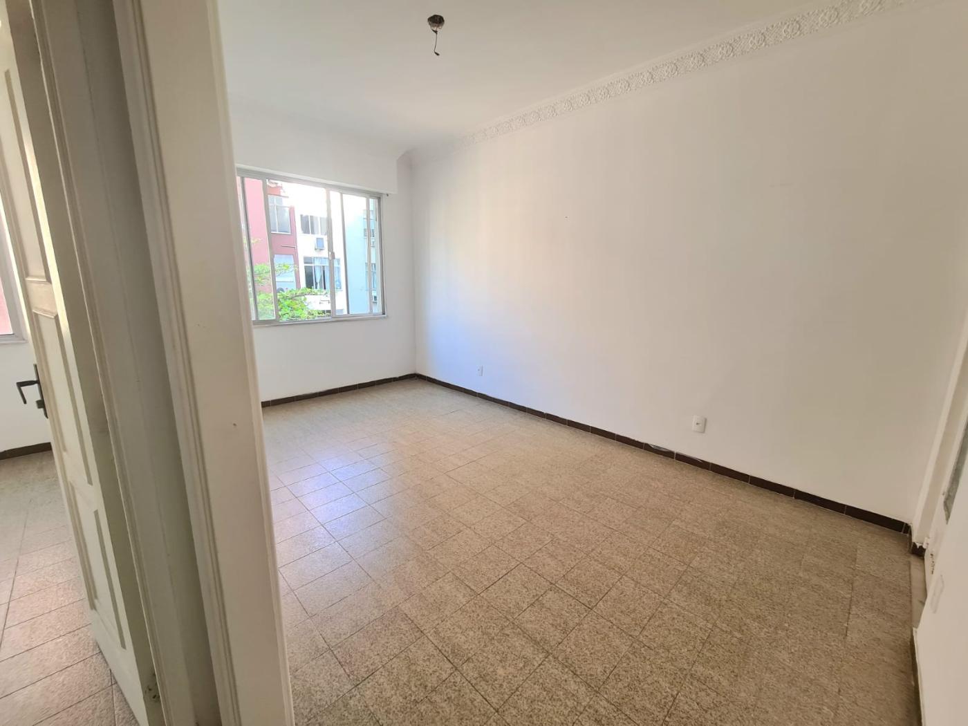 Apartamento à venda com 2 quartos, 70m² - Foto 11