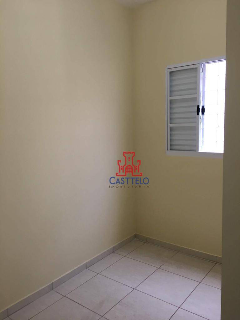 Casa à venda com 2 quartos, 62m² - Foto 12