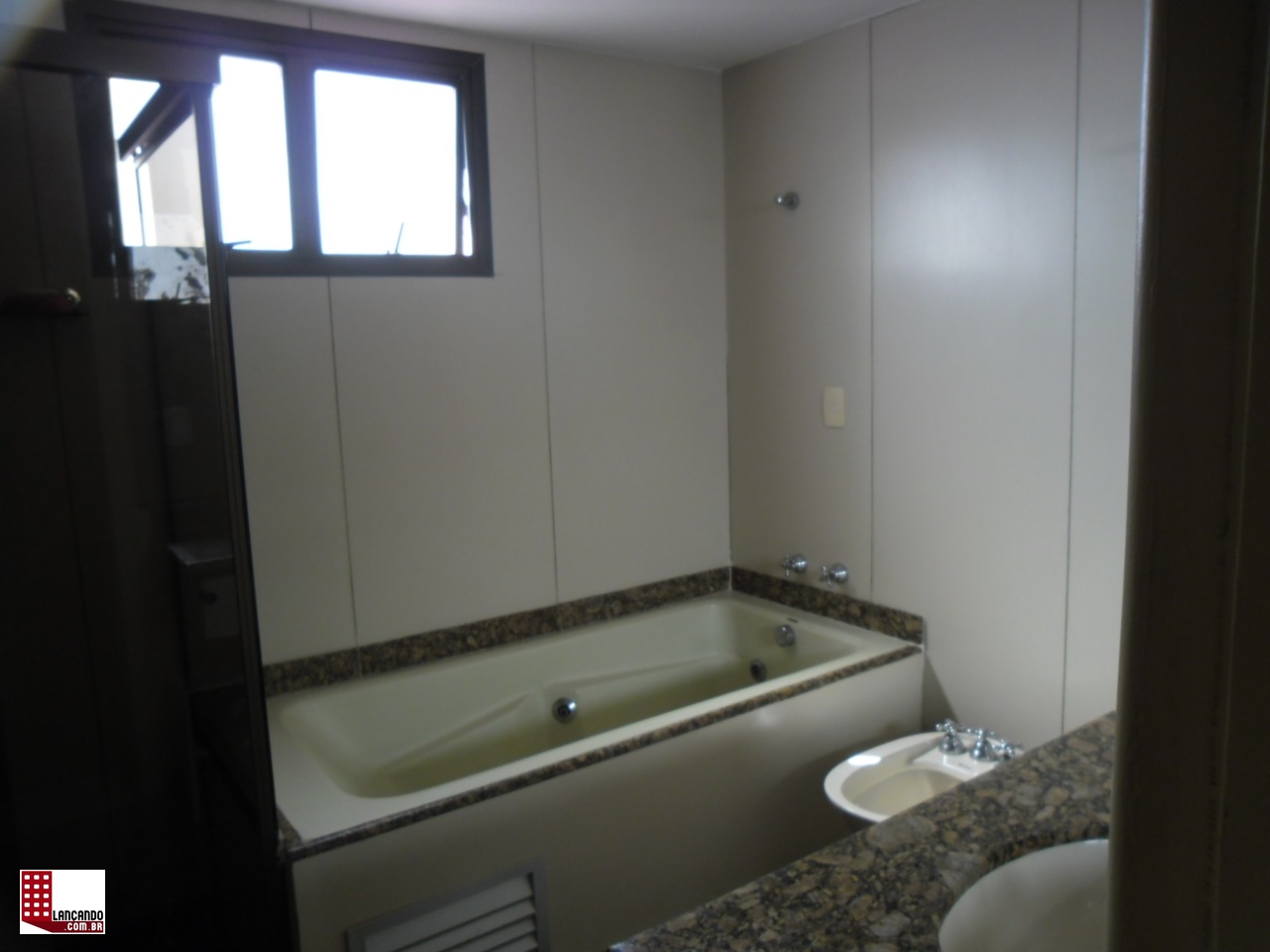 Apartamento à venda com 3 quartos, 263m² - Foto 3