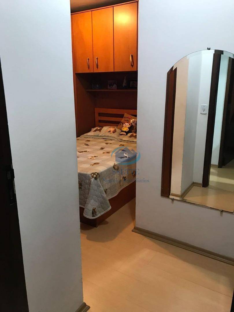 Apartamento à venda com 3 quartos, 75m² - Foto 2