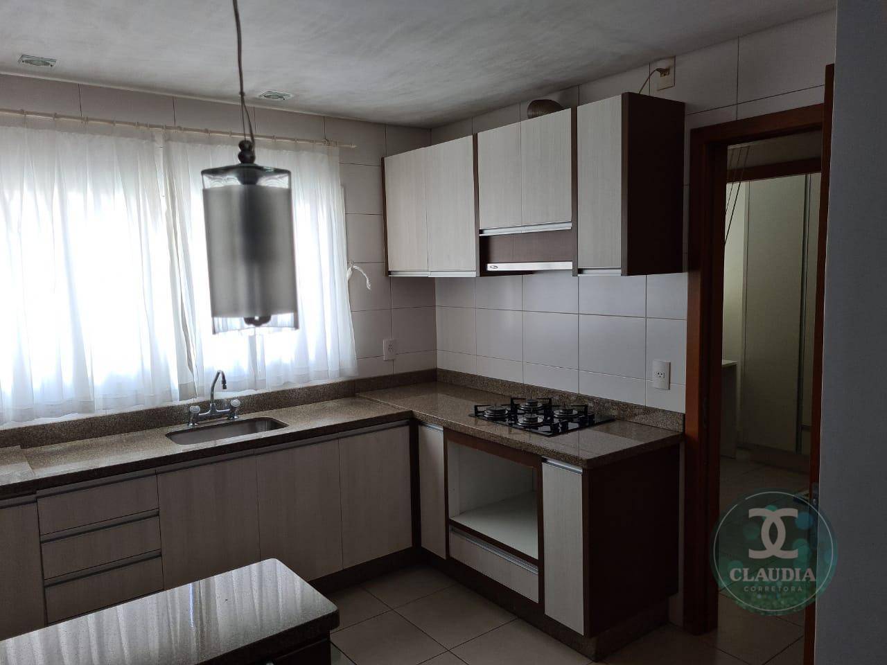 Apartamento à venda com 3 quartos, 208m² - Foto 1