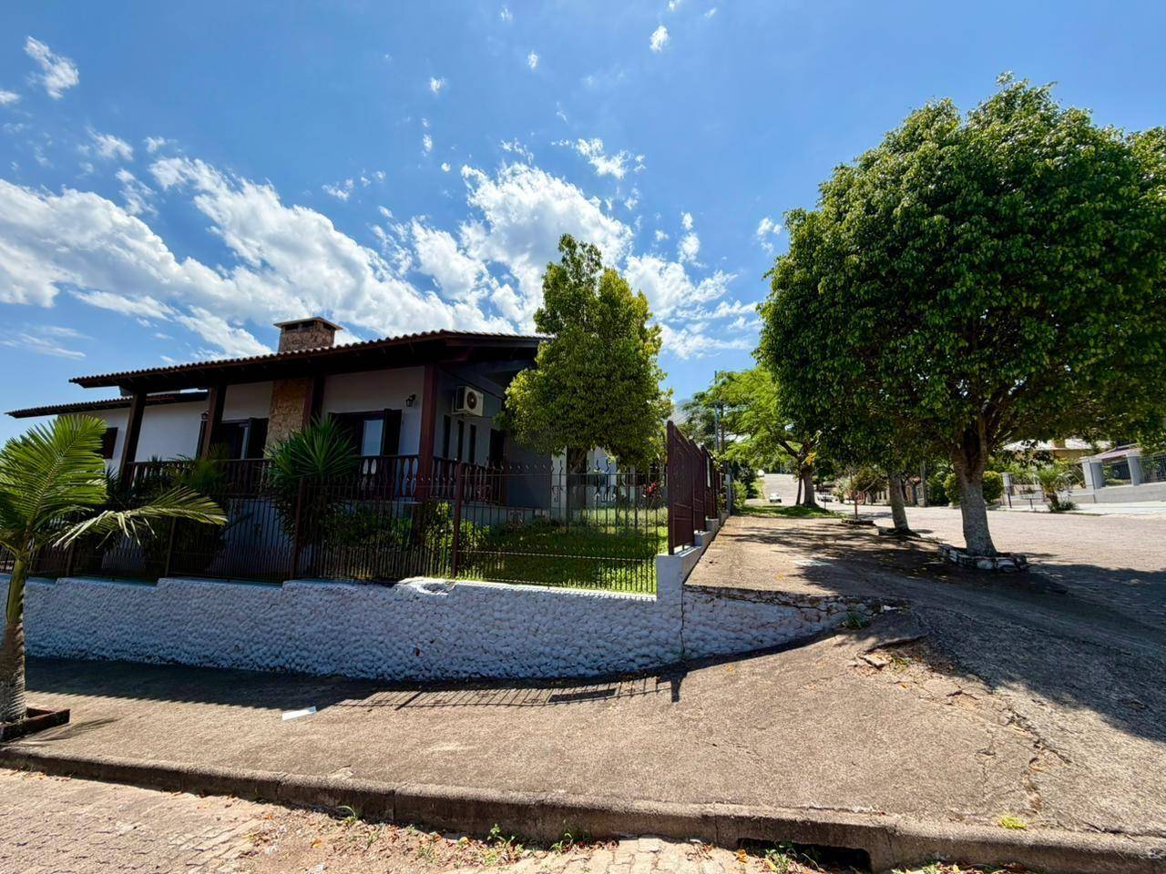 Casa, 4 quartos, 215 m² - Foto 3