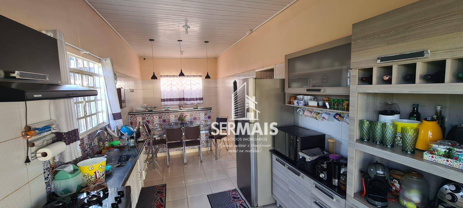 Casa à venda com 2 quartos, 160m² - Foto 2