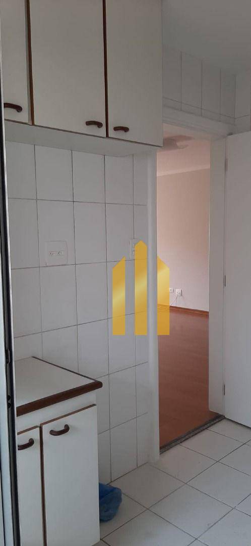 Apartamento para alugar com 3 quartos, 80m² - Foto 11