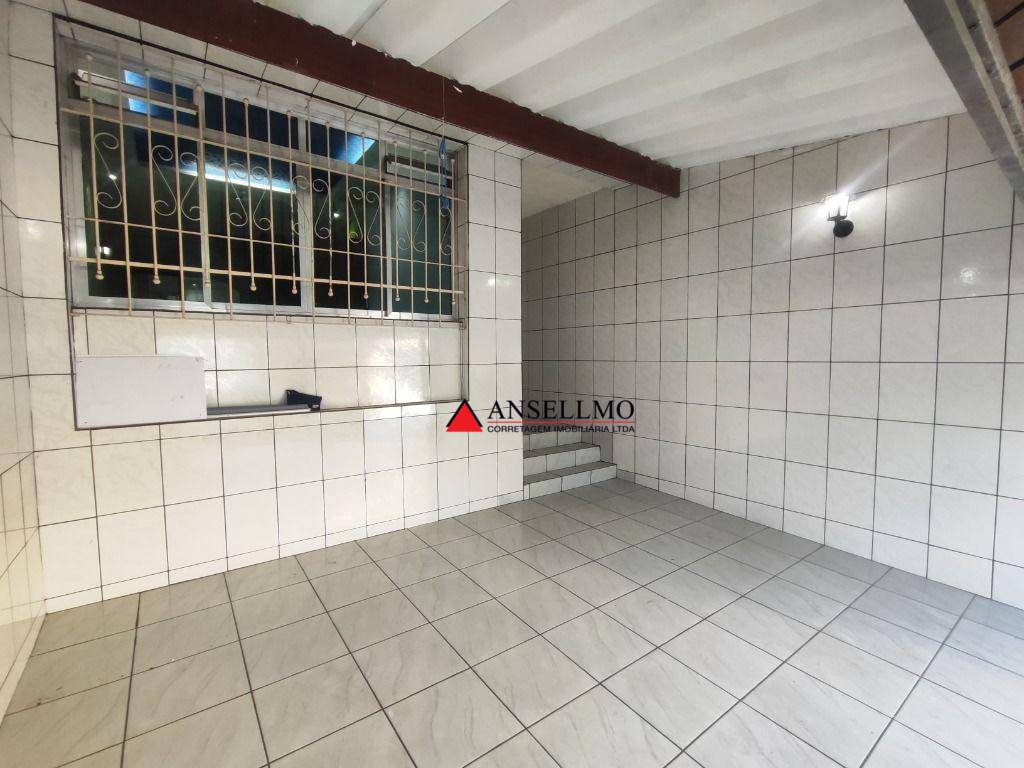 Sobrado à venda e aluguel com 3 quartos, 150m² - Foto 32