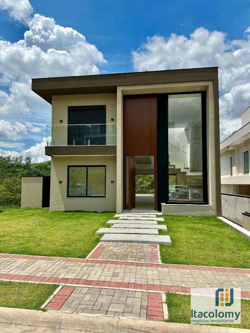 Casa de Condomínio à venda com 4 quartos, 385m² - Foto 1