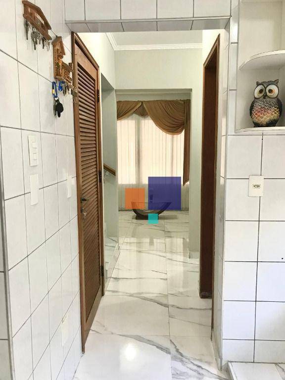 Sobrado à venda com 5 quartos, 258m² - Foto 9