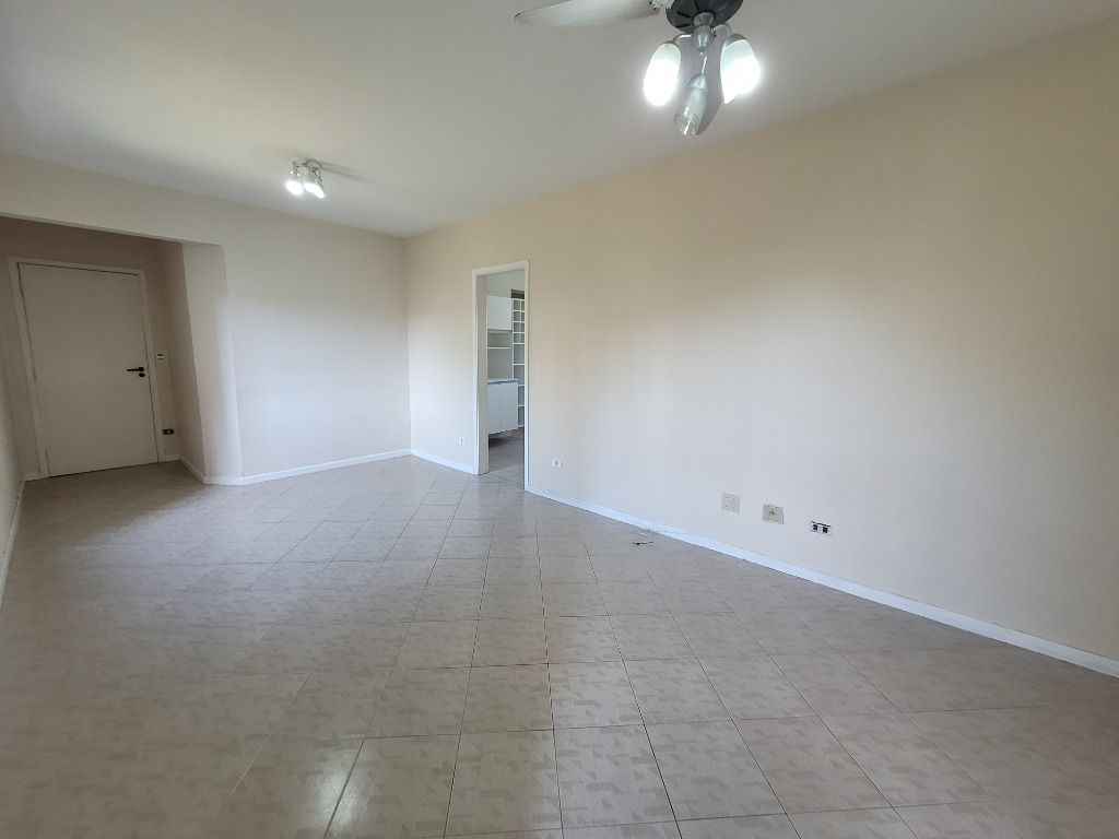 Apartamento à venda com 3 quartos, 80m² - Foto 2