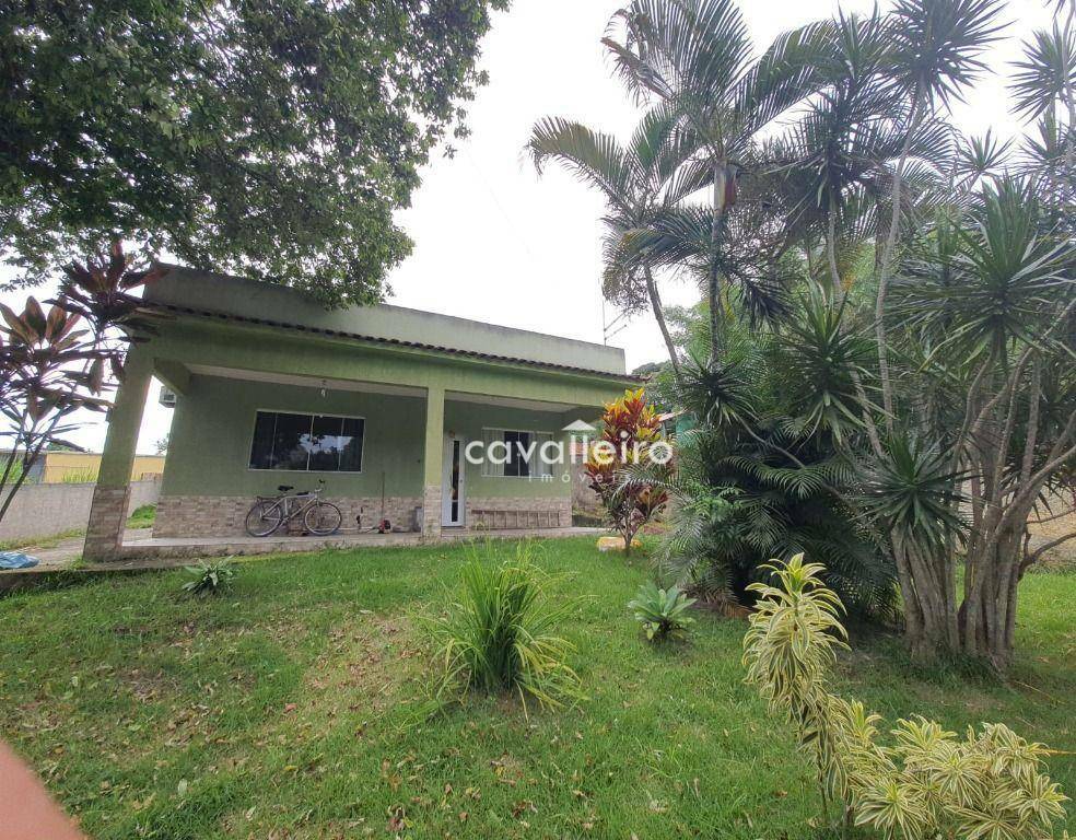 Casa à venda com 3 quartos, 114m² - Foto 1