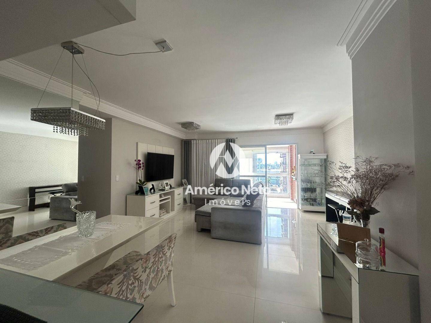 Apartamento à venda com 3 quartos, 127m² - Foto 1