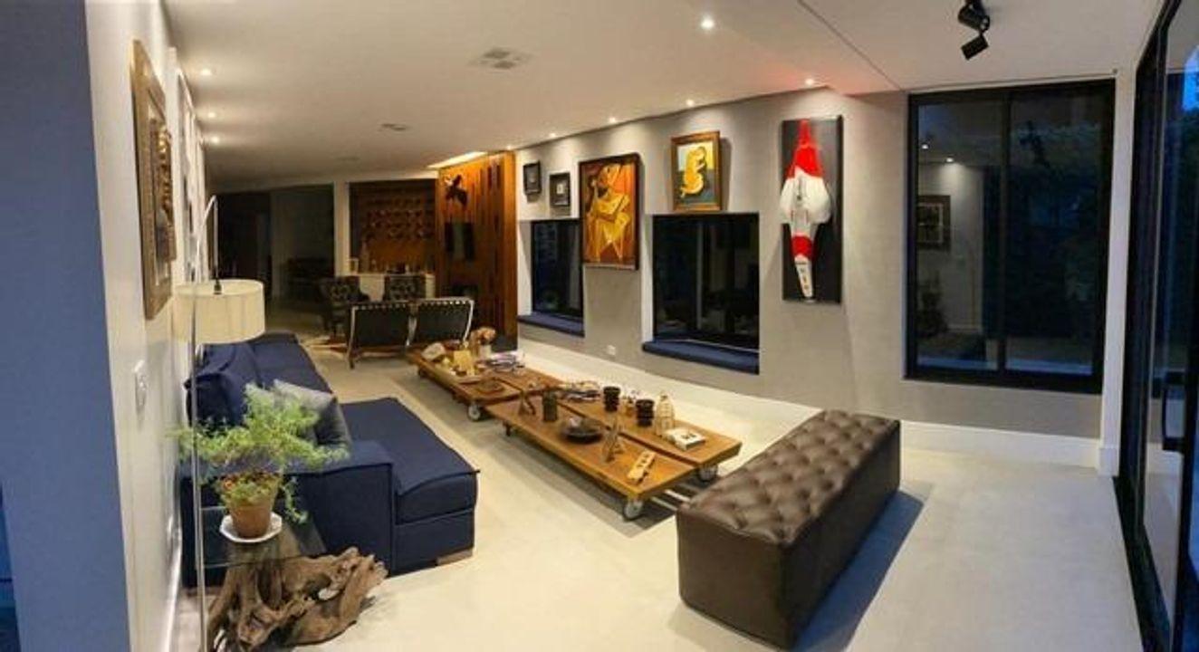 Casa de Condomínio à venda com 4 quartos, 300m² - Foto 4