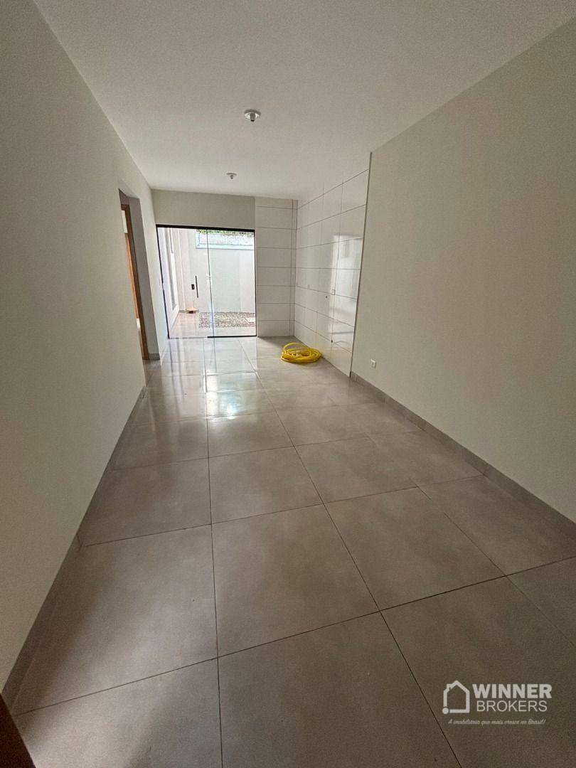 Casa à venda com 3 quartos, 70m² - Foto 8