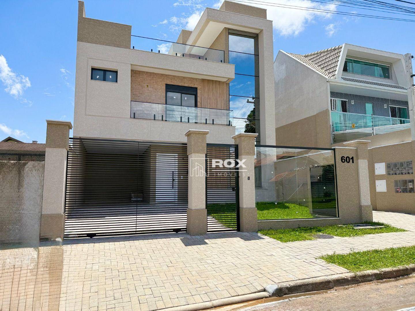 Sobrado à venda com 3 quartos, 178m² - Foto 1