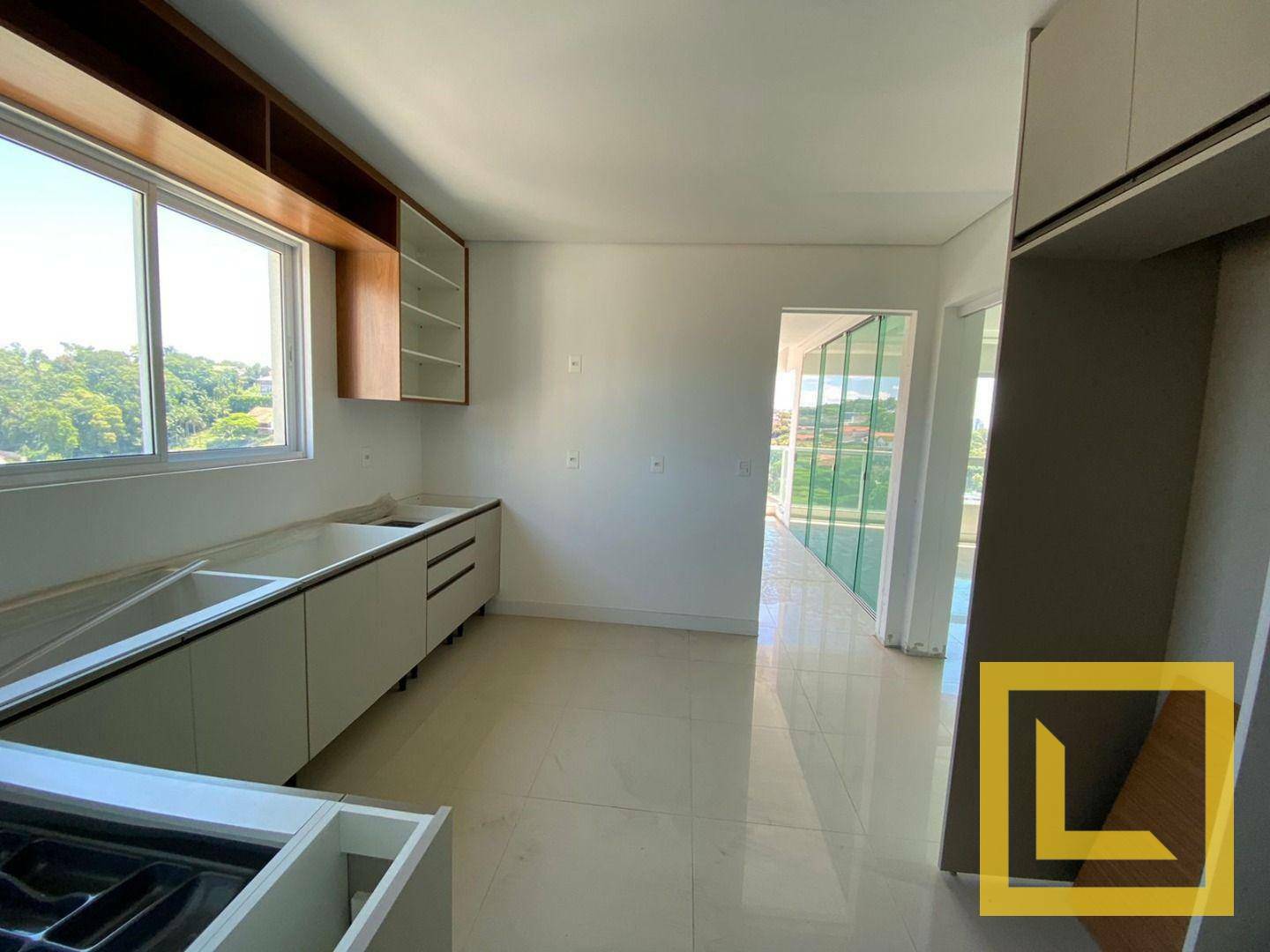 Apartamento à venda com 3 quartos, 165m² - Foto 8