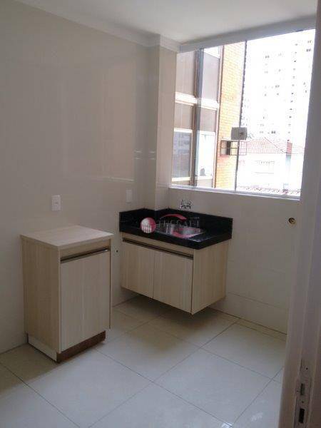 Apartamento à venda com 3 quartos, 100m² - Foto 8