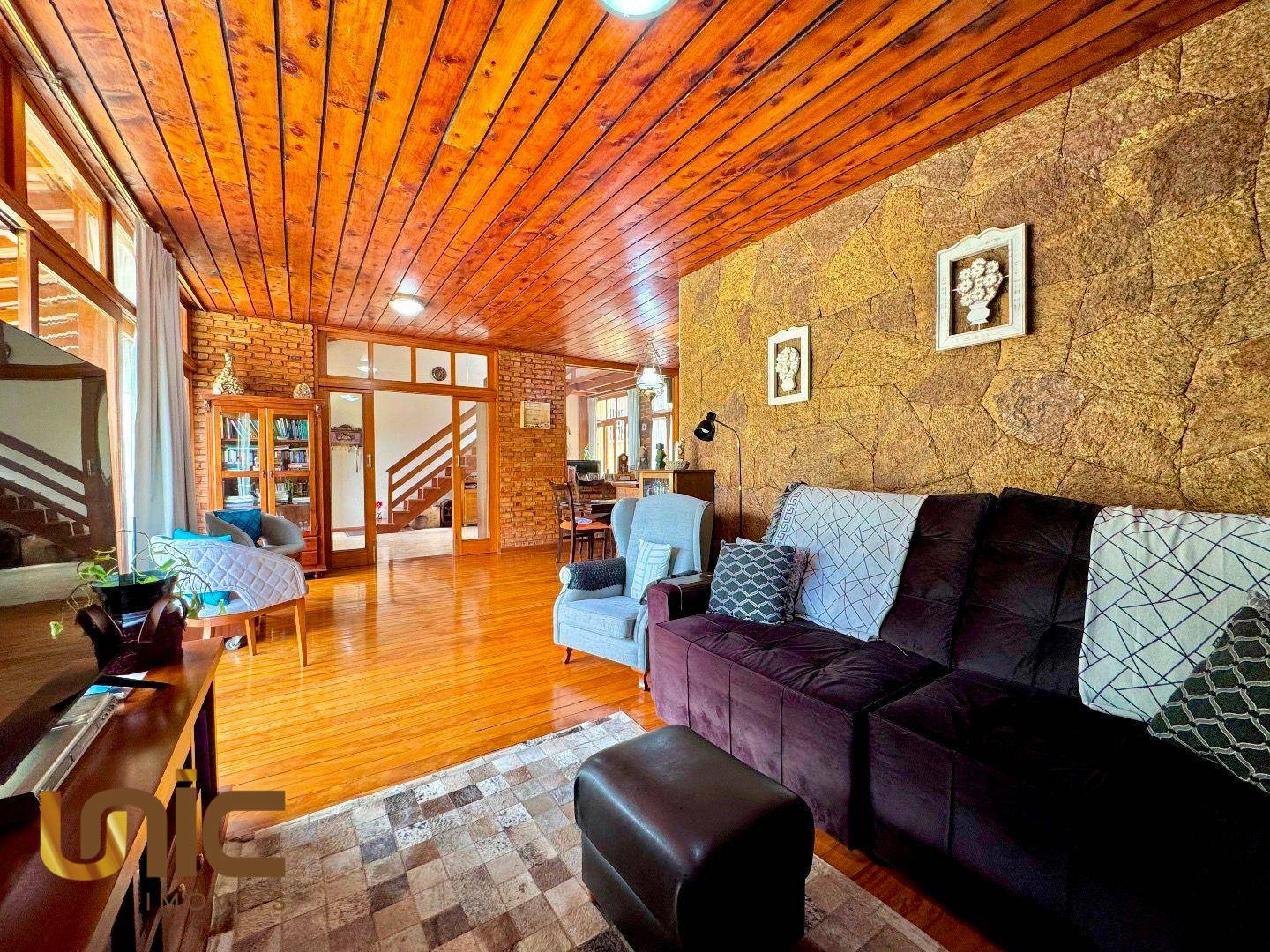 Casa à venda com 4 quartos, 220m² - Foto 8