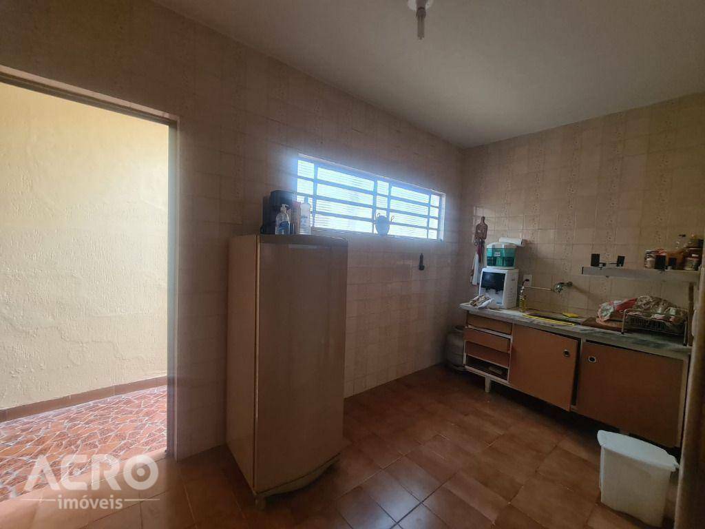 Casa à venda com 3 quartos, 130m² - Foto 13