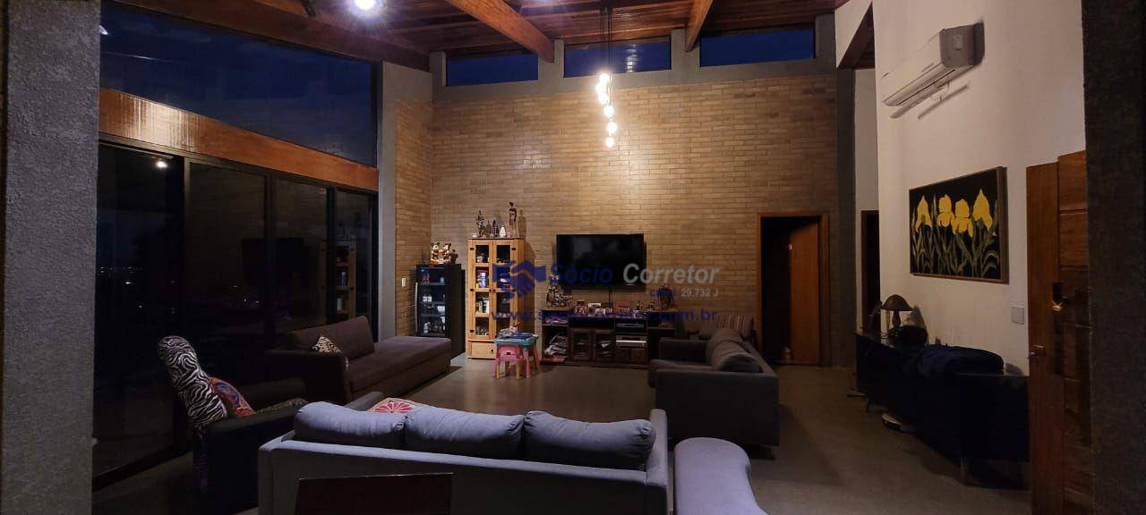 Casa à venda com 3 quartos, 178m² - Foto 4