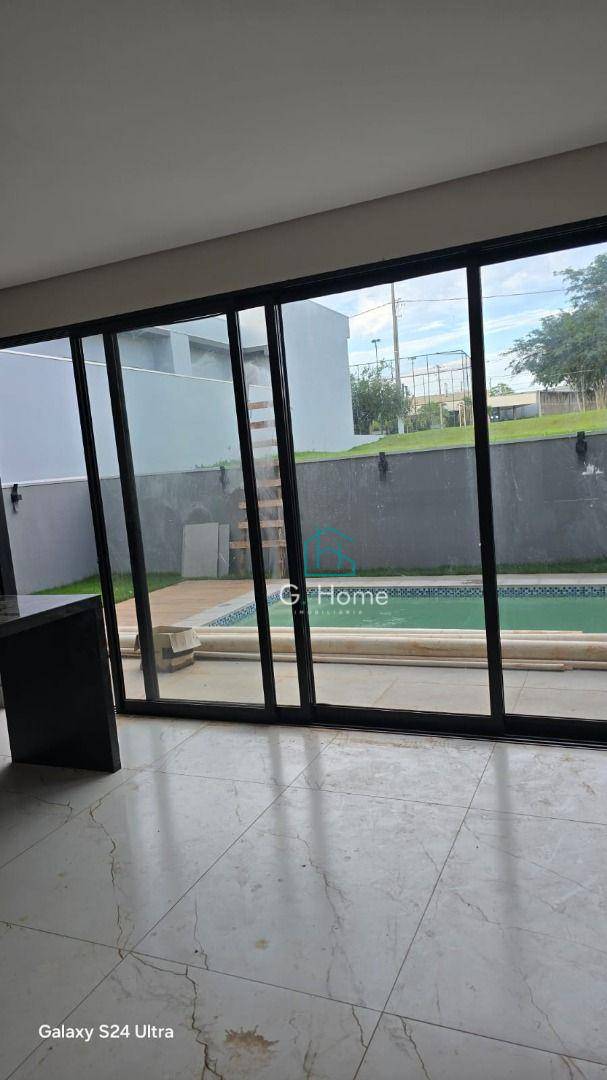 Casa de Condomínio à venda com 3 quartos, 211m² - Foto 4