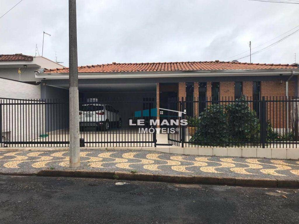 Casa à venda com 3 quartos, 368m² - Foto 1