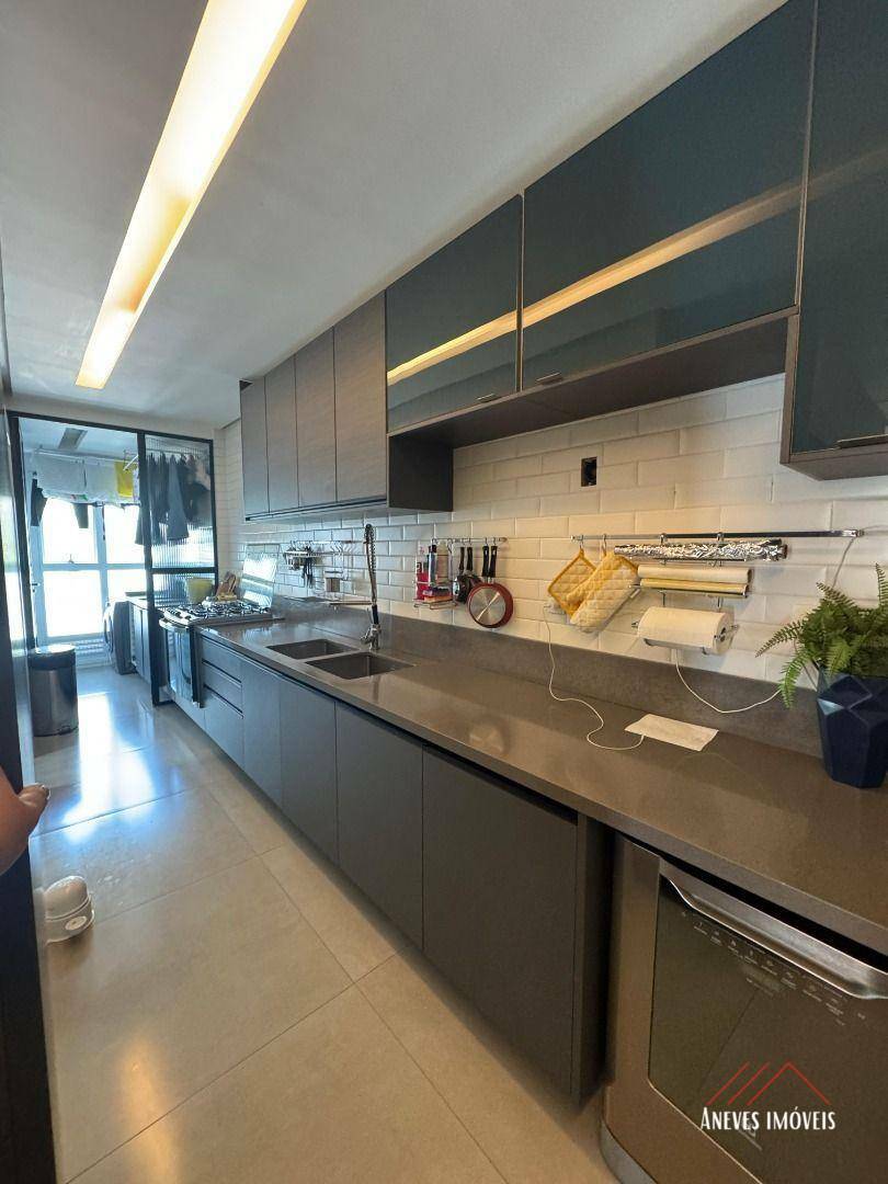 Apartamento à venda com 3 quartos, 200m² - Foto 14